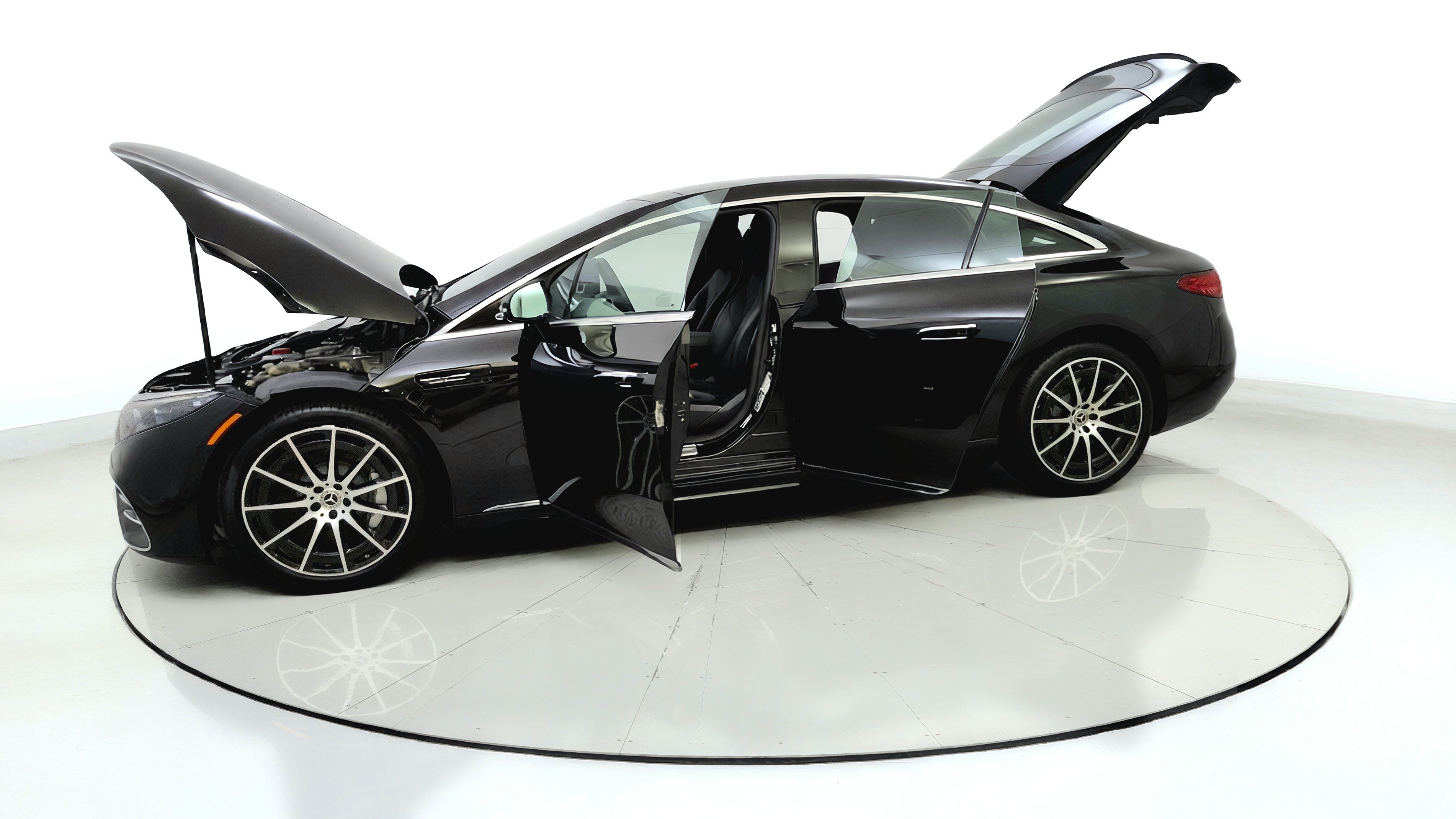 Used 2022 Mercedes-Benz EQS 580 4MATIC Sedan w/ Winter Package image 11