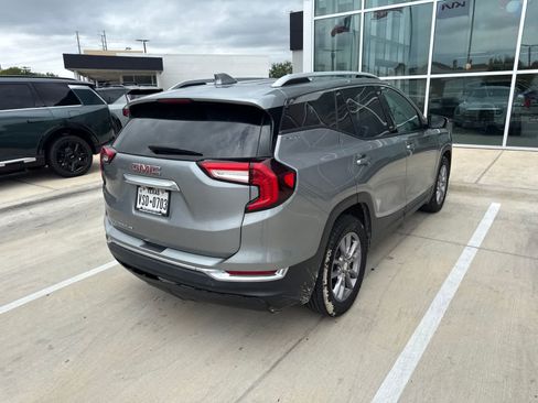 Used 2023 GMC Terrain SLT FWD image 3