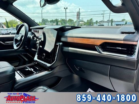 Used 2025 GMC Yukon XL Denali AWD/4WD image 48