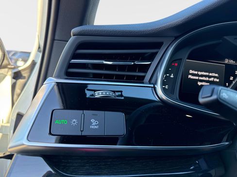 Used 2025 Audi Q7 3.0T Premium Plus image 35