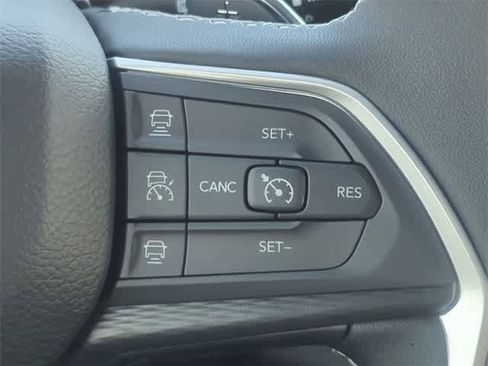 New 2025 Jeep Grand Cherokee Laredo image 24