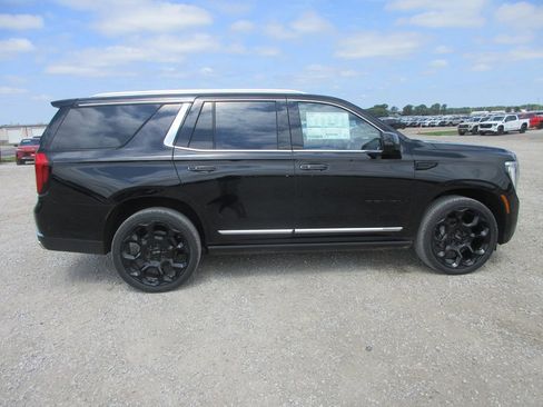 New 2026 GMC Yukon Denali w/ Denali Reserve Package AWD/4WD image 3