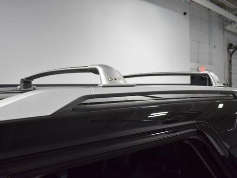 Used 2022 Nissan Pathfinder SL w/ Lighting Package (N92) image 37