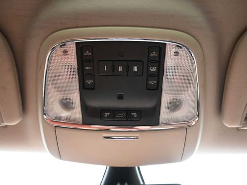 Used 2011 Jeep Grand Cherokee Overland Summit image 23