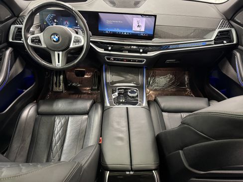 Used 2025 BMW X5 M60i AWD/4WD image 17