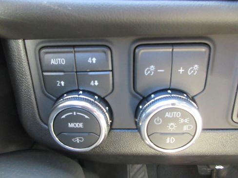 New 2026 GMC Yukon Denali image 17