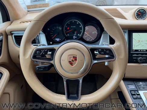 Used 2015 Porsche Macan Turbo image 21