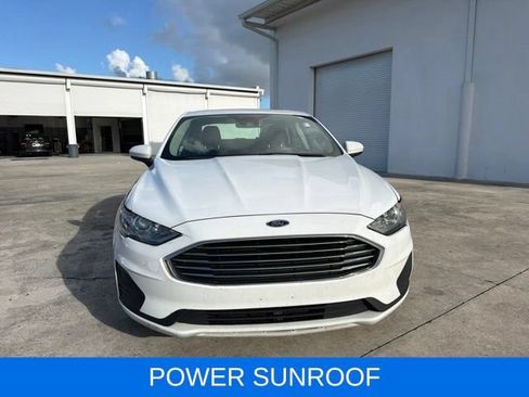 Used 2020 Ford Fusion SE FWD image 2