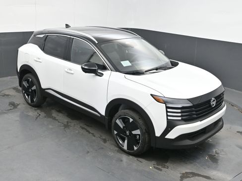 New 2026 Nissan Kicks SR w/ SR Premium Package image 31