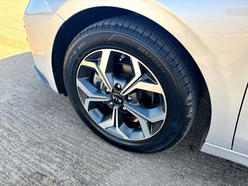 Used 2021 Kia Forte LXS image 22