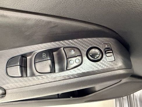 Used 2025 Nissan Altima 2.5 SV FWD image 16