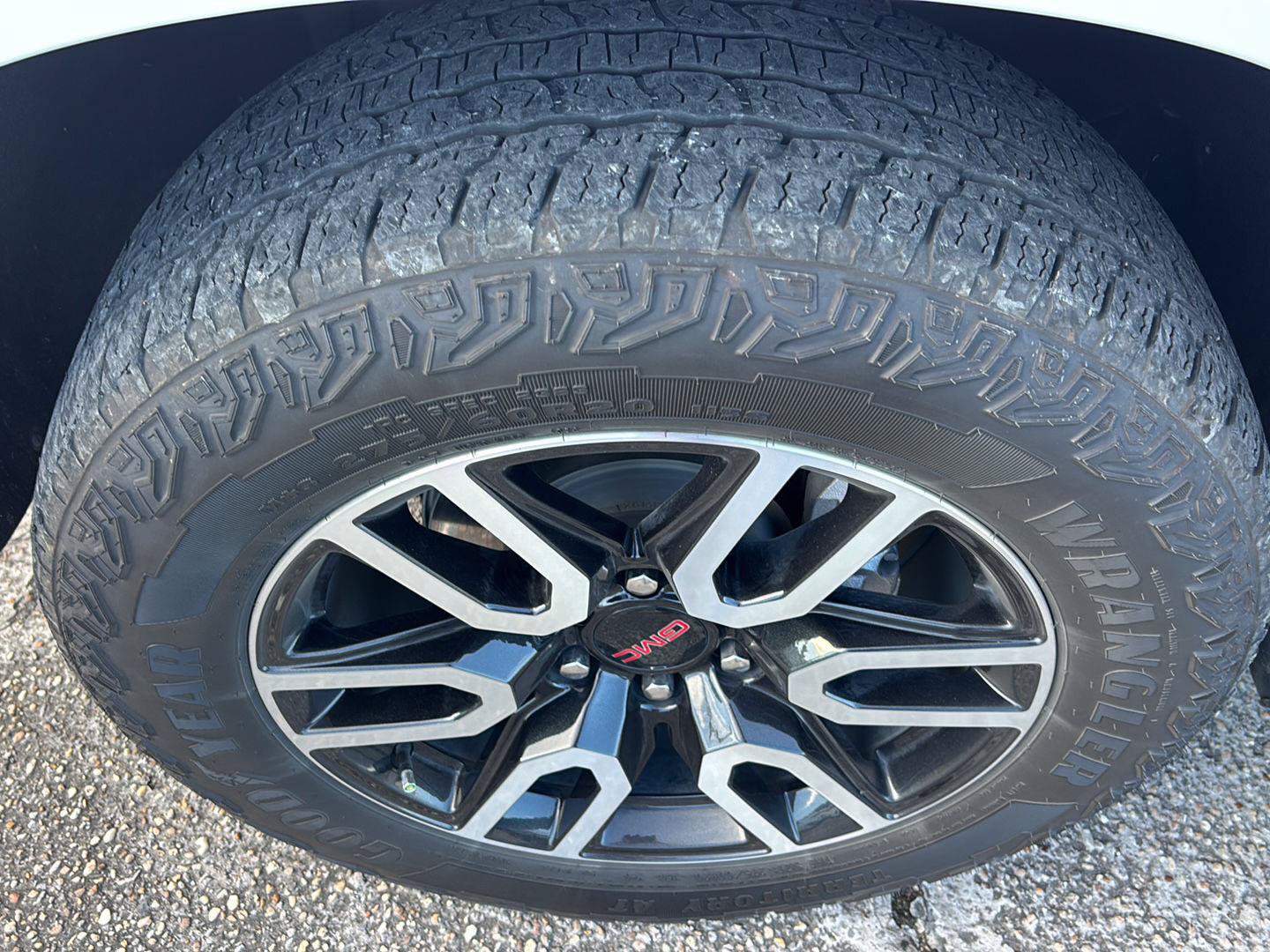 Certified 2024 GMC Yukon AT4 w/ Technology Package AWD/4WD image 12