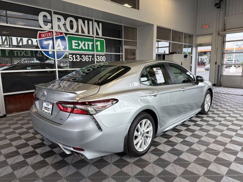 Used 2024 Toyota Camry SE FWD image 6