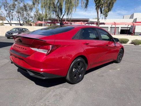 Used 2023 Hyundai Elantra SEL w/ Cargo Package image 7