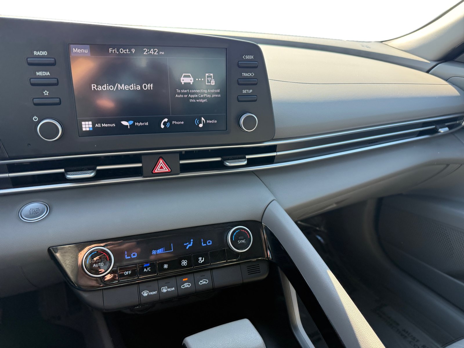 Certified 2026 Hyundai Elantra Hybrid FWD image 12