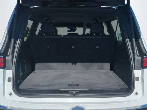 Used 2024 Jeep Wagoneer L Series II w/ Flexible Seating Group image 14