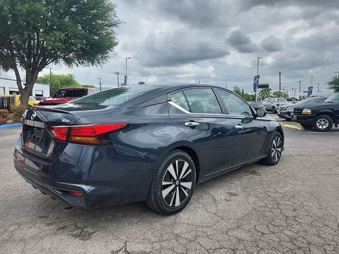 Used 2022 Nissan Altima 2.5 SV image 3