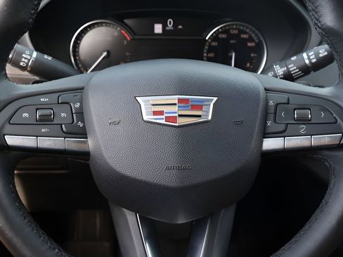 Used 2020 Cadillac XT4 Premium Luxury w/ Enhanced Visibility Package image 16