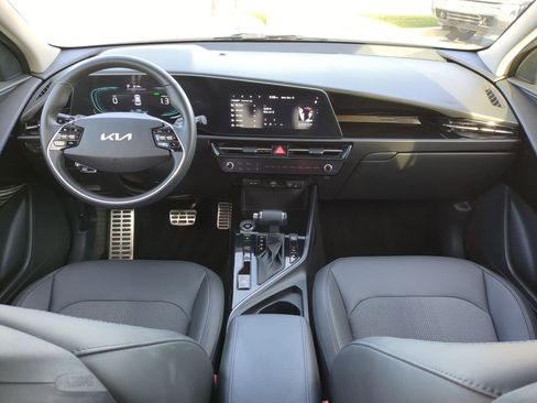 Certified 2023 Kia Niro EX Touring image 18