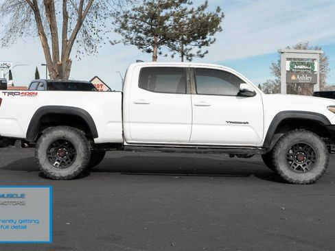 Used 2019 Toyota Tacoma TRD Off-Road image 5