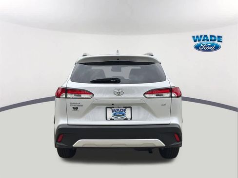 Used 2024 Toyota Corolla Cross LE image 6