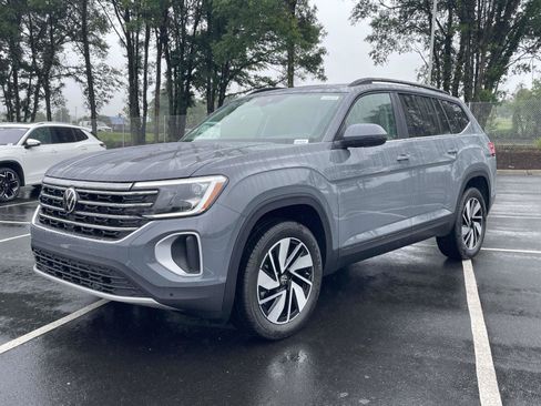 New 2026 Volkswagen Atlas SE FWD image 3