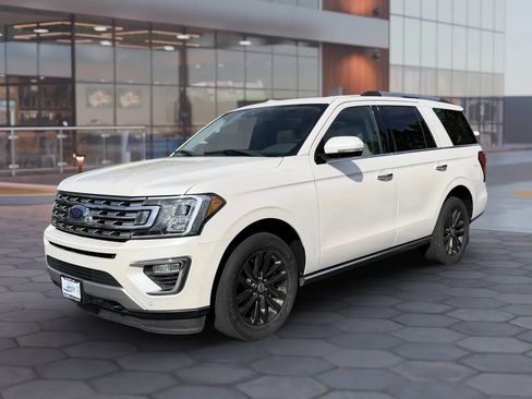 Used 2019 Ford Expedition Limited w/ Equipment Group 301A AWD/4WD image 3