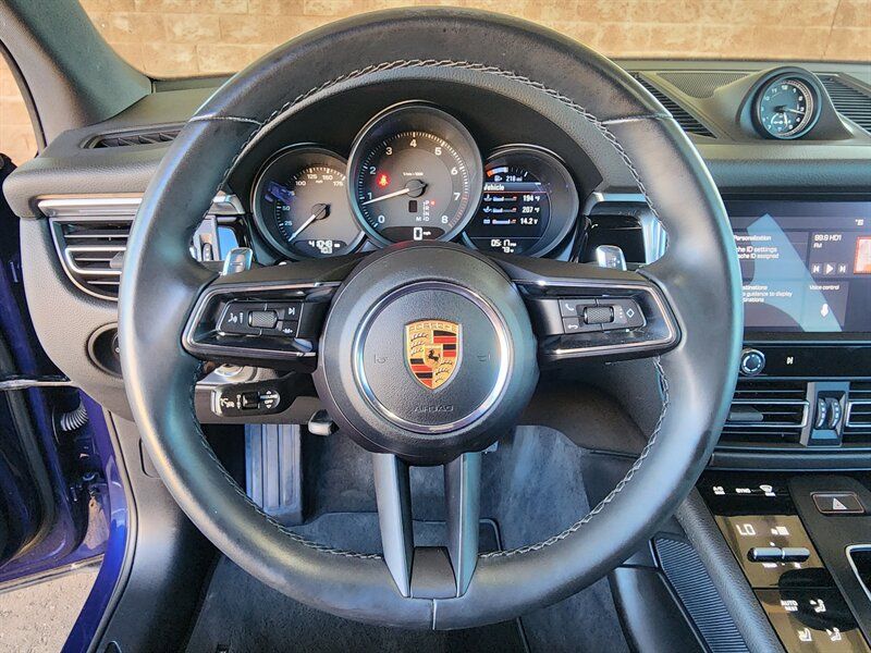 Used 2022 Porsche Macan AWD/4WD image 28