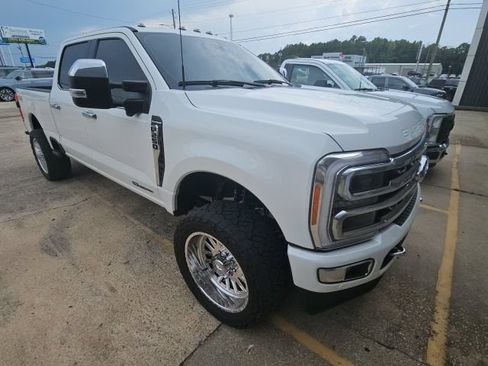 Used 2023 Ford F250 Platinum AWD/4WD image 4
