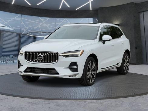 Used 2023 Volvo XC60 B5 Plus w/ Climate Package AWD/4WD image 2