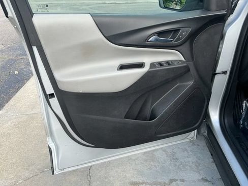 Used 2020 Chevrolet Equinox LT AWD/4WD image 15