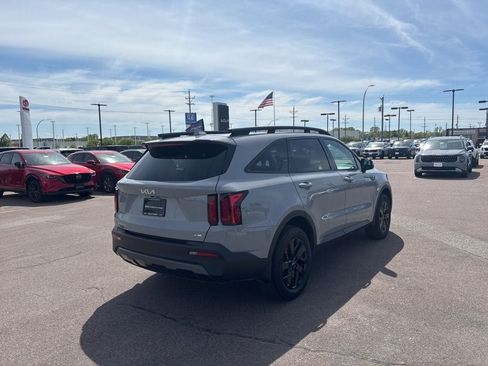 Used 2023 Kia Sorento S w/ Panoramic Sunroof Package AWD/4WD image 5