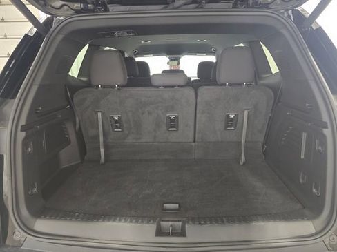 Used 2025 GMC Acadia Elevation image 24