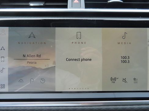 Used 2023 Land Rover Range Rover Velar R-Dynamic S image 32