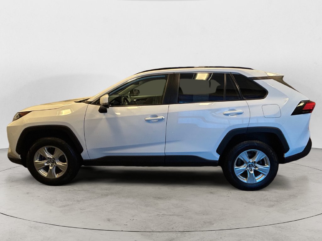 Used 2020 Toyota RAV4 XLE AWD/4WD image 2