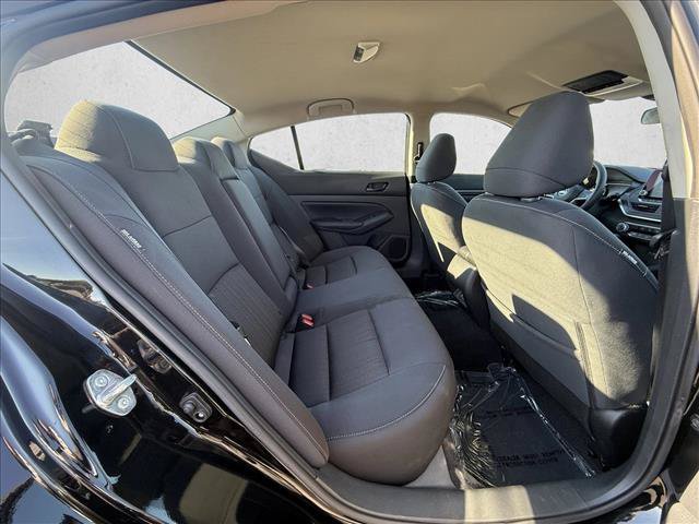 Used 2025 Nissan Altima 2.5 SV FWD image 23