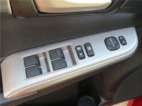 Used 2013 Toyota Camry SE FWD image 10