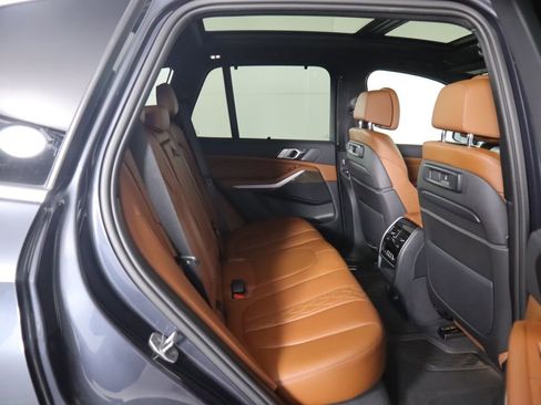 Used 2022 BMW X5 xDrive40i w/ Executive Package image 23