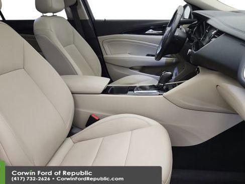 Used 2018 Buick Regal Essence w/ Driver Confidence Package #1 image 27