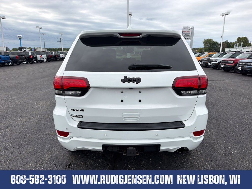 Used 2022 Jeep Grand Cherokee Laredo X AWD/4WD image 4