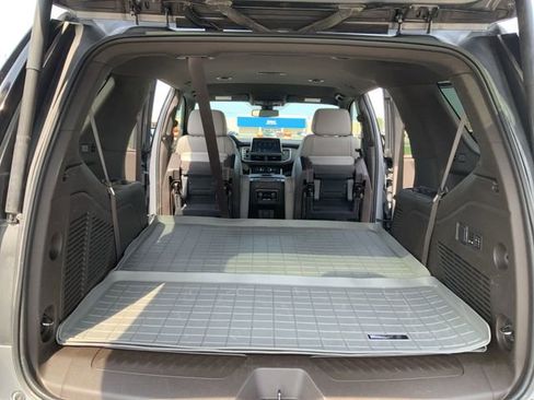 Used 2022 Chevrolet Tahoe LT w/ Luxury Package image 13