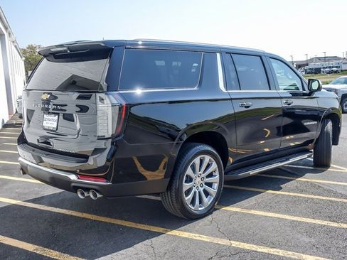 New 2026 Chevrolet Suburban Premier image 6