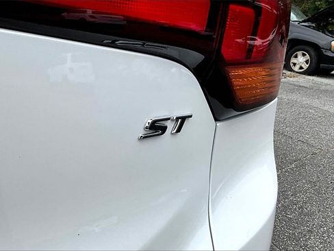 Certified 2022 Buick Encore GX Select w/ Sport Touring Package image 22