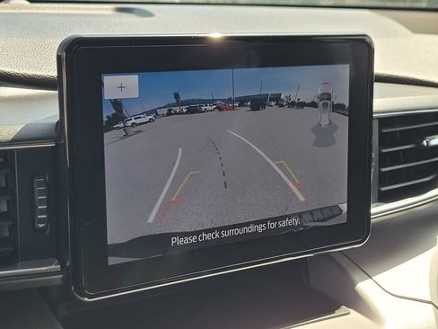 Used 2023 Ford Explorer XLT w/ Equipment Group 202A RWD image 18