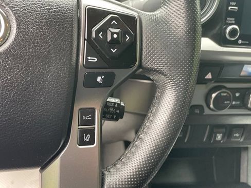 Used 2021 Toyota Tacoma SR5 AWD/4WD image 31