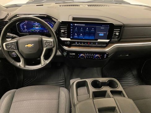 Used 2025 Chevrolet Silverado 3500 LT w/ Safety Package AWD/4WD image 23