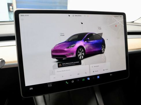 Used 2024 Tesla Model Y Long Range AWD/4WD image 29