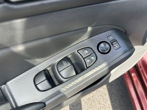 Used 2025 Nissan Altima 2.5 SV AWD/4WD image 24