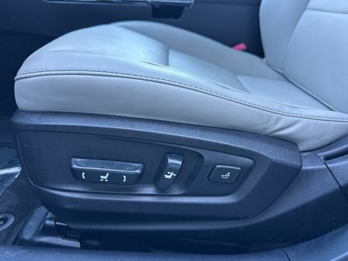 Used 2013 Lexus ES 300h image 14