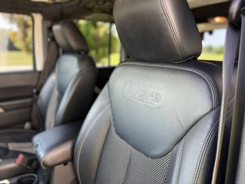 Used 2016 Jeep Wrangler Unlimited Sahara AWD/4WD image 11